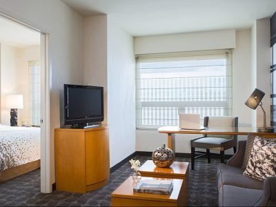 renaissance-hotel-room